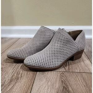 Lucky Brand Stone / Gray Suede Ankle Booties Size 7 Womens Baylah